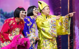 "Táo Quân 2023" phê phán các cuộc thi Hoa hậu, gợi nhắc màn hô tên của "Miss Grand", Tự Long hát múa chiếm hết spotlight 