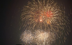 Hình ảnh Hà Nội bắn pháo hoa chào đón năm mới Quý Mão 2023