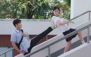 Tình huống anh hùng cứu mỹ nhân 'cảm lạnh' trong 'Khóa học yêu cấp tốc' khiến netizen cười bò