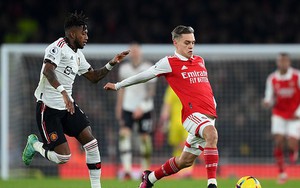 Mới đá 15 phút, tân binh của Arsenal đã được 'tâng lên mây xanh'