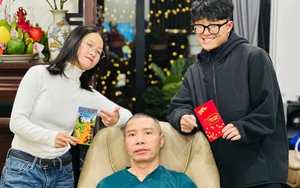 NS Công Lý bật khóc khi con đến chúc Tết, bà xã tiết lộ lý do gây xúc động