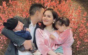 “Nàng dâu hào môn” Phanh Lee khoe khoảnh khắc cực tình tứ bên ông xã ngày đầu Xuân nhưng vẫn nhất quyết giấu mặt 