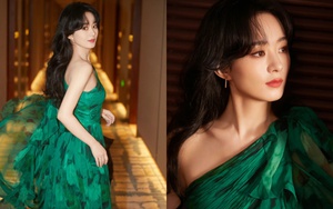 Triệu Lệ Dĩnh khoe giọng hát ngọt ngào, đứng yên một chỗ cũng gây sốt vì quá đẹp