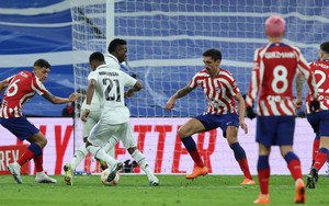 Real Madrid 3-1 Atletico: 'Kền kền trắng' ngược dòng ngoạn mục với siêu phẩm solo