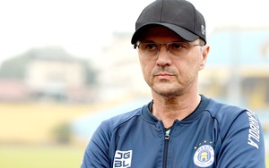 HLV Bandovic: 'CLB Hà Nội không chỉ dựa vào Văn Hậu'