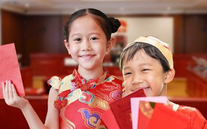 Thắng kiện sau khi bị “giữ hộ” tiền lì xì, cặp song sinh 13 tuổi nhận lại gần 60 triệu đồng từ cha ruột