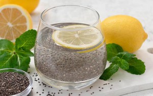 Pha nước chanh ấm mà thêm thứ này đảm bảo cân nặng giảm rõ rệt, cơ thể trẻ ra nhiều phần