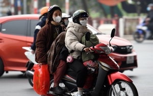 Chùm ảnh: Sinh viên túi to túi bé từ quê lên Hà Nội sau kỳ nghỉ Tết, chuyến này ăn cả tháng chưa hết đồ