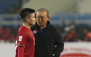 Dẫn trước Myanmar 1-0, HLV Park Hang-seo vẫn liên tục gọi Quang Hải và đồng đội lại gần để dặn dò