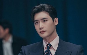 Sau 8 năm, Dispach 'phục thù' Lee Jong Suk thành công