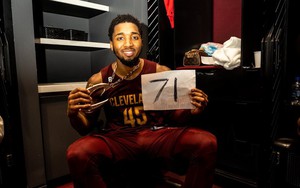 Donovan Mitchell ghi tên vào lịch sử NBA cùng trận cầu 71 điểm không tưởng