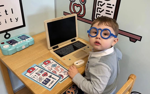 Bé trai 4 tuổi trở thành thành viên nhóm những người IQ cao nhất thế giới