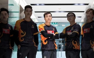 'Team Flash 2k' và cái bóng quá lớn của thế hệ vàng