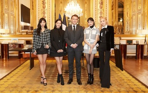 Đứng cạnh Tổng thống Pháp và siêu sao quần vợt Roger Federer, Blackpink khẳng định quyền lực toàn cầu