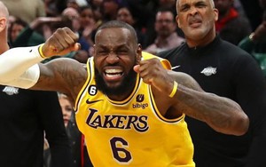 LeBron James nói gì trong phòng thay đồ sau thất bại trước Boston Celtics?