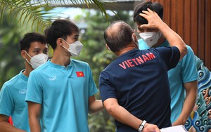 HLV Park Hang Seo hỏi thăm giấc ngủ của cầu thủ ở Indonesia