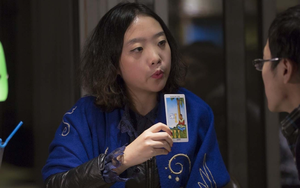 Giới trẻ Trung Quốc nghiện xem bài Tarot: Người xem cần điểm tựa để bấu víu, "thầy bói" online kiếm hàng tỷ đồng mỗi tháng