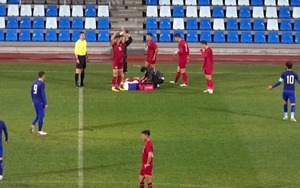 Quang Hải dính chấn thương rời sân bằng cáng, người hâm mộ Việt Nam lo sốt vó