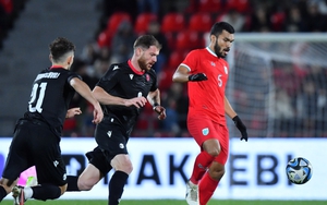 Thái Lan thua 8 bàn lịch sử, ông Polking buồn hơn HLV Troussier