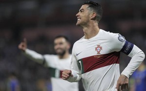 Ronaldo lập kỷ lục đặc biệt ở trận thắng đậm của Bồ Đào Nha