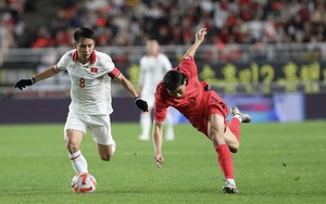 HLV Troussier hết 7 tháng 'trăng mật' với đội tuyển Việt Nam