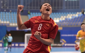 Cầu thủ thuận chân trái lập 2 kỷ lục chưa từng có cho ĐT Việt Nam ở World Cup, khiến FIFA phải khen ngợi  