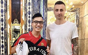 Cựu tiền đạo MU Dimitar Berbatov bất ngờ sang Việt Nam khiến fan ‘Quỷ đỏ’ phấn khích 
