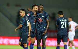 HLV Kiatisuk giúp HAGL 'thoát hiểm'