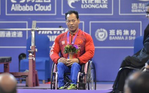 Vượt nỗi đau rách cơ, lực sỹ Lê Văn Công giành huy chương đồng ASIAN Para Games