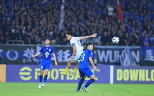 Mất người quá sớm, CLB Hà Nội thua tiếc nuối trước đối thủ Trung Quốc