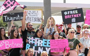 Những chuyện kinh hoàng từ hồi ký của Britney