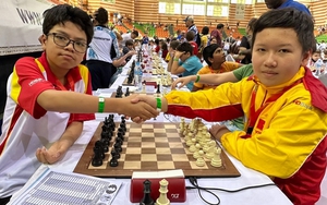 Kỳ thủ trẻ Việt Nam xuất sắc vô địch giải cờ vua thế giới 2023
