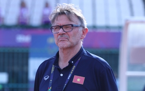 HLV Troussier cần sự hỗ trợ!