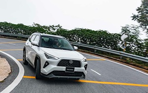 Tin xe hôm nay 28/10: Toyota Camry lướt rao bán lại với giá khó tin, Toyota Yaris Cross nhận hàng loạt ưu đãi