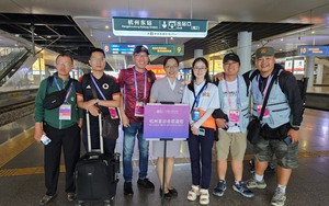 Thư Hàng Châu: Trên những dặm dài tác nghiệp