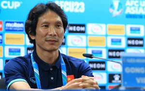 Chuyển nhượng V-League hôm nay 3/10: HLV Gong phản ứng 'gắt' với tin đồn đòi lương cao, học trò của HLV Troussier có bến đỗ mới