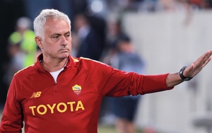 Hội chứng mùa thứ ba của Mourinho ám ảnh Roma