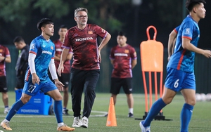 HLV Troussier: ‘Ai không sẵn sàng có thể ra về, tôi cũng vậy'