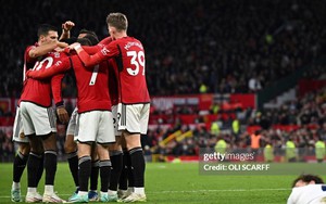 Lindelof giúp Ten Hag giải tỏa áp lực, MU tiến gần top 4