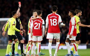 Vượt qua ‘biến cố’ ở cuối trận, Arsenal giành thắng lợi ấn tượng, khiến Man City gặp áp lực trước trận gặp Chelsea