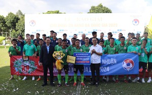 Dàn sao tuyển thủ giúp bóng đá TP.HCM có niềm vui lên hạng