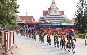 15 đội đua tranh tài ở cuộc đua Xe đạp Nam Kỳ Khởi Nghĩa