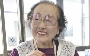 Sắc màu cuộc sống: Bí quyết để luôn đẹp của nhà tư vấn sắc đẹp cao tuổi nhất thế giới