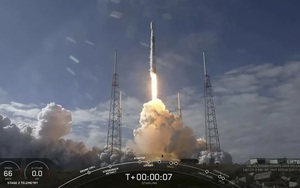 SpaceX phóng thêm 23 vệ tinh Internet Starlink lên vũ trụ
