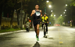 Runner Việt Nam phá kỷ lục marathon, nhận danh hiệu 'người chạy nhanh nhất 2023', tiền thưởng lớn