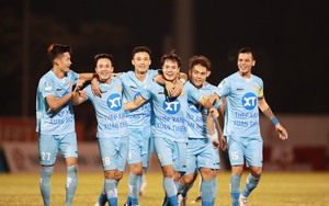 Văn Toàn ghi bàn đầu tiên cho Nam Định