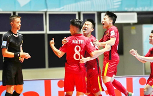 Lập hat-trick trong 9 phút, ĐT Việt Nam giành chiến thắng lịch sử ở World Cup trước đối thủ hơn 18 bậc