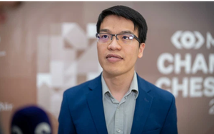 Lê Quang Liêm tạo địa chấn khi thắng ‘vua cờ thế giới’, khiến đối thủ phải chúc mừng sau trận đấu kịch tính