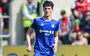 Sao Indonesia sút tung lưới CLB Ngoại hạng Anh, đi vào lịch sử Đông Nam Á