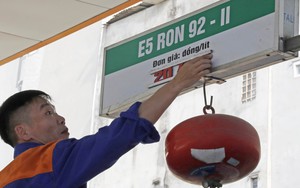 Giá xăng, dầu điều chỉnh nhẹ từ 15h chiều nay 30/11